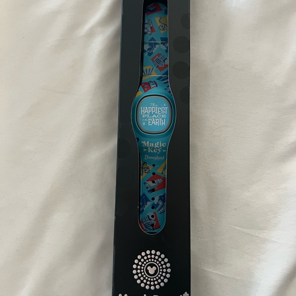 Disneyland Magic Key Magic Band - Picture 5 of 5